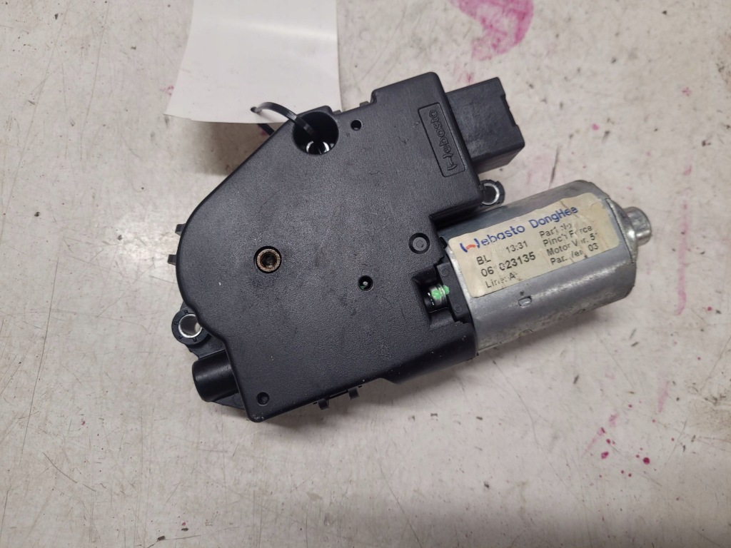 фото №1, Моторчик люк kia sorento 05331138