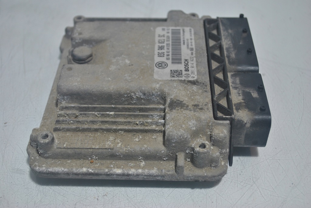 фото №5, Бортовий комп'ютер блок керування двигуна seat leon ii lift 03g9060215c 028101w422