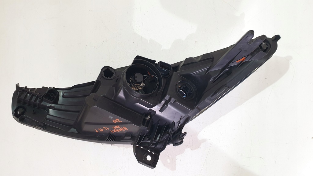 фото №10, Лампа правая перед фара renault zoe 260109891r