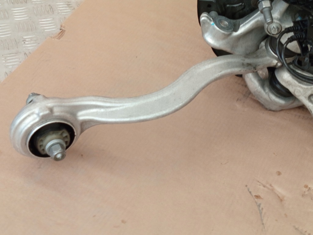 фото №13, Mercedes оригінальний номер a2063200800 w206 поворотний кулак амортизатор правий перед r2060200