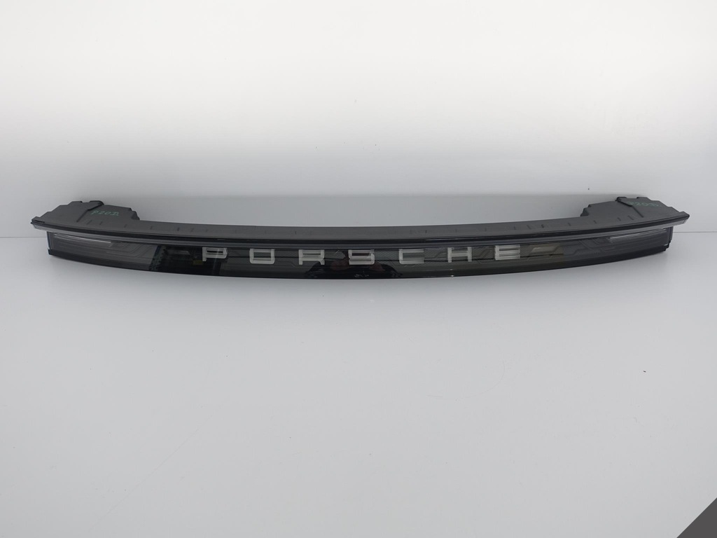 фото №1, Porsche taycan 9j1 лампа накладка led задня europa