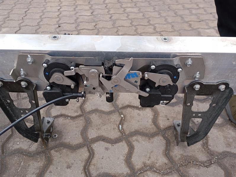 фото №9, Mclaren 570s spider передня частина end clip lock carrier накладка 13a5178cp 13a1314cp