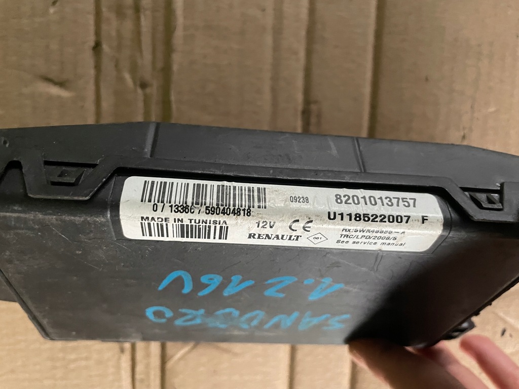 фото №1, Dacia sandero i модуль блок управления bsi 8201013757