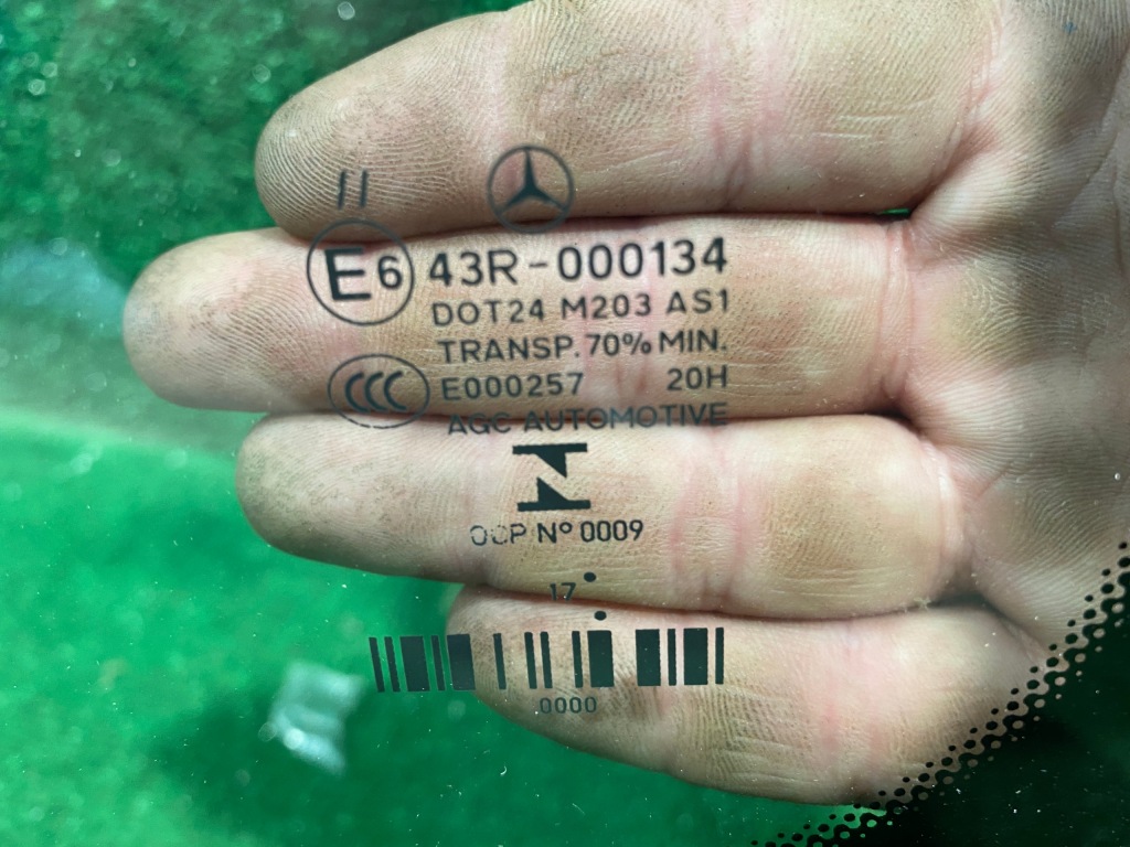 Mercedes gla w156 скло передня лобове a1566700000 Ціна