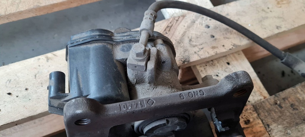 фото №10, A6 c8 4k суппорт тормозной левый задняя задний 2.0 tdi 4k0405q a7 4k