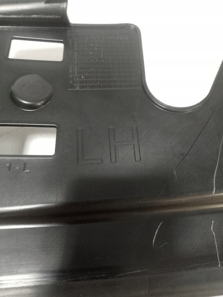 фото №16, D823 - защита крыла верхний bmw 8 g14/g15/g16 оригинал 51767371509