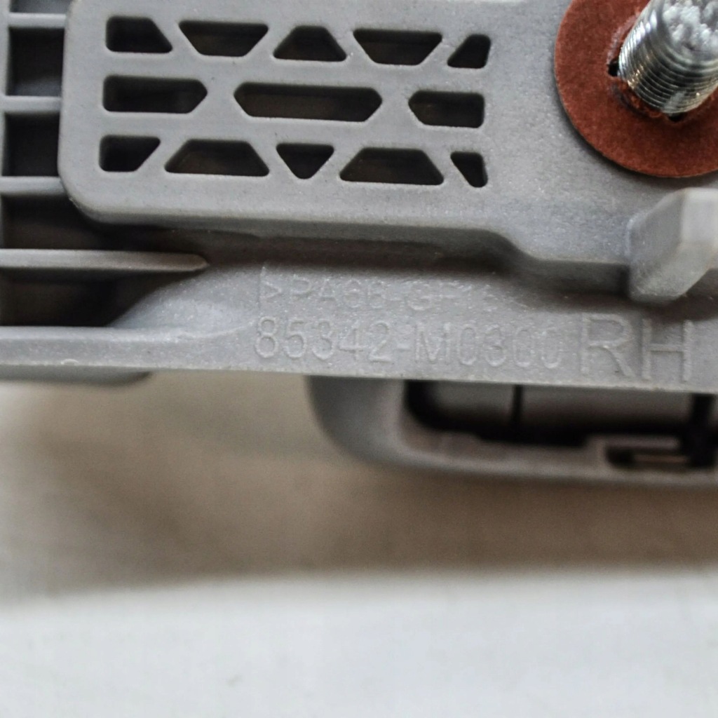 фото №6, Hyundai kona i 2018 правая сторона кронштейн / ручка потолочная задняя