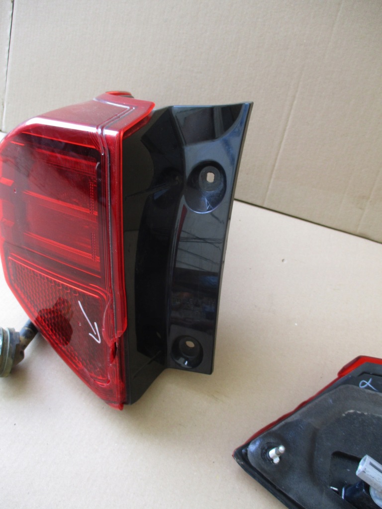 Фара лівий задній задня suzuki vitara 3 3 рестайлінг  led Зі Шроту