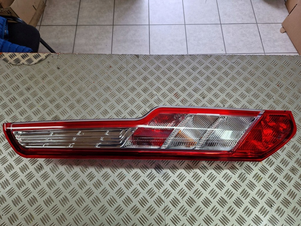 фото №1, Лампа задня ліва lub права ford custom 2012r-