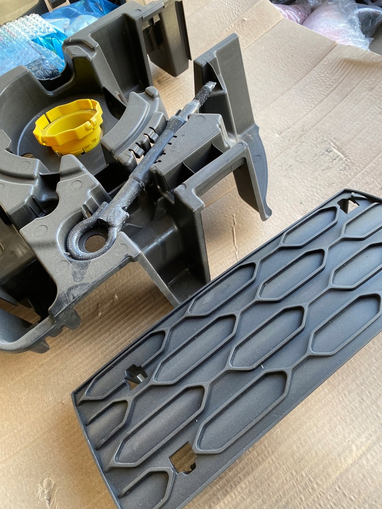 фото №4, Citroen c3 ds3 вкладыш запаска помпа жидкость w колесо