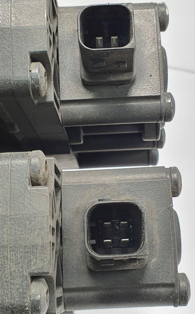 Клапан керування підвіска подушок ecas mercedes actros mp4 a0013271225 Недорого