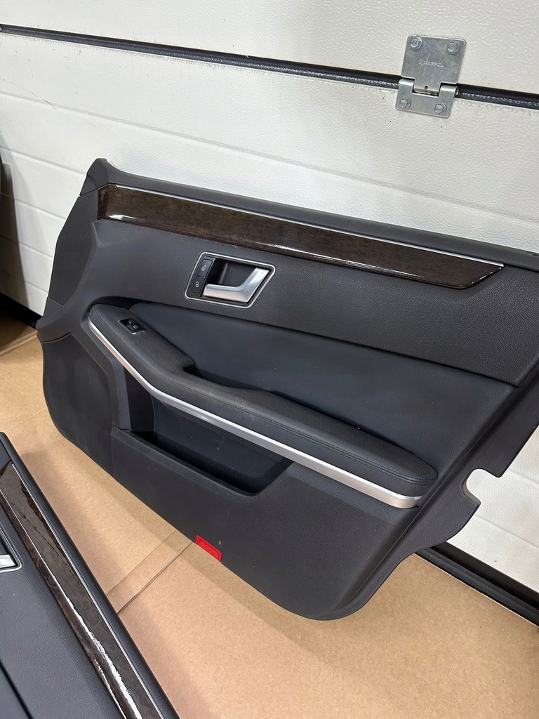 фото №10, Обшивки двері, комплект mercedes w212 kombi europa