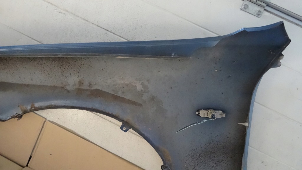 Mazda 626 gf крило правий перед Доставка