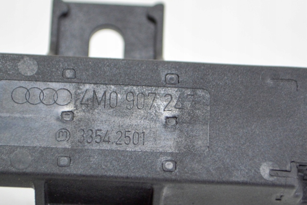 фото №7, Audi q8 антенна бесключевая 4m0907247 3.0 hybrid 210kw 2021