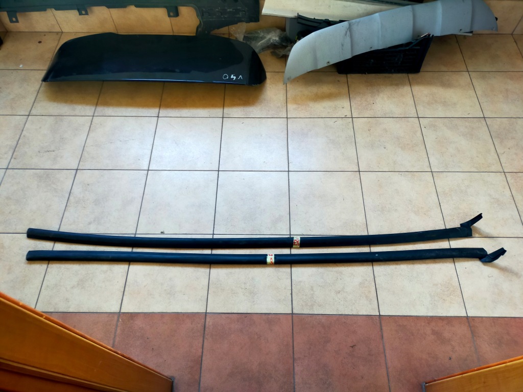 фото №1, Volvo xc60 прокладка накладки порога порог левая 30744879