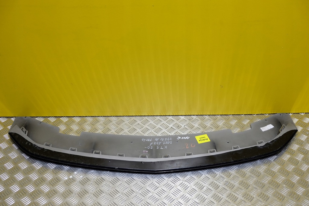 фото №1, Cadillac xt5 2020 бампер перед молдинг usa