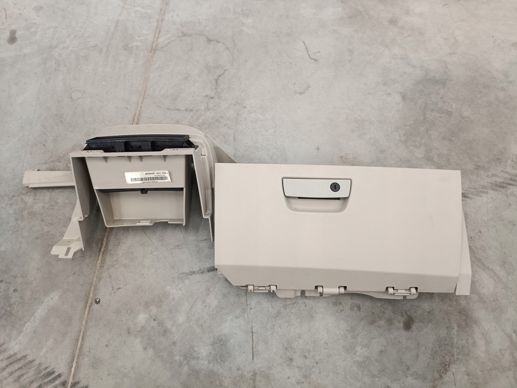 фото №9, Dodge grand caravan бардачок пасажира нижній