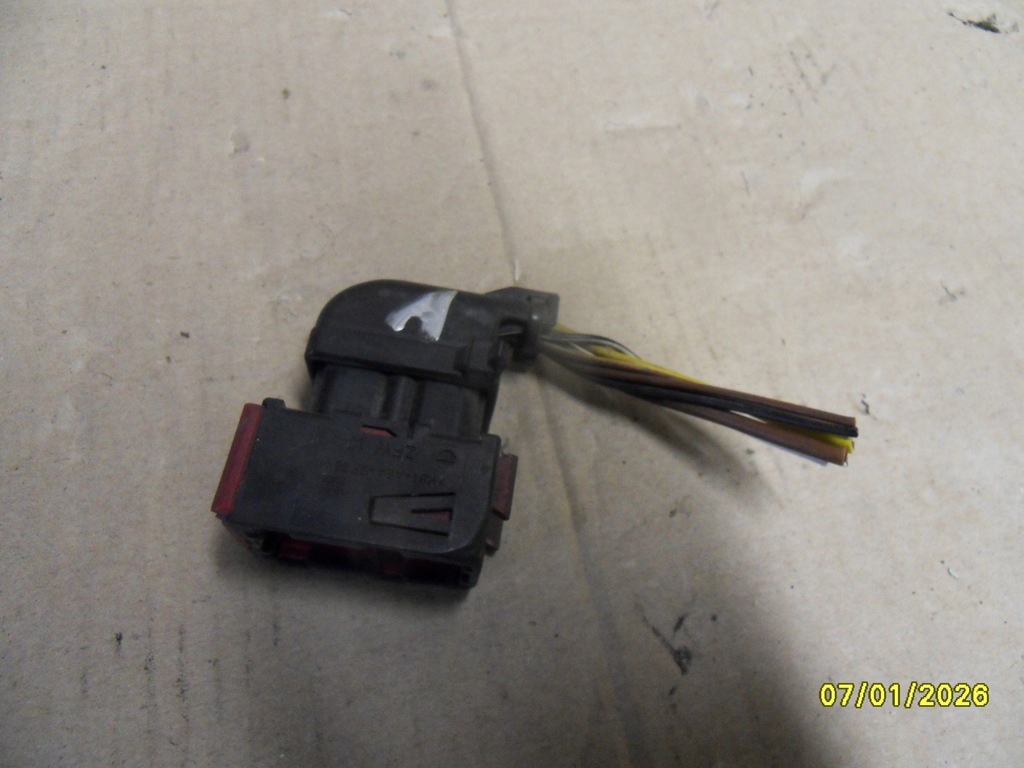 фото №1, Колодка штекер лампы передней левый opel vectra c