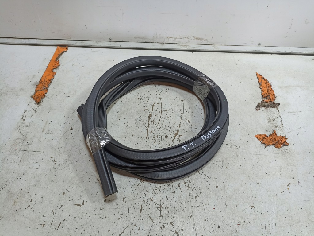 фото №1, Ford mustang mach-e прокладка кузовная дверь правая задняя