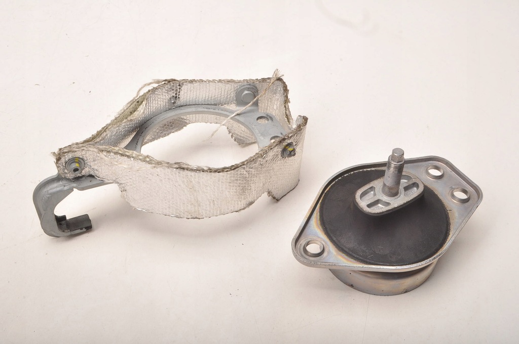 фото №9, Ferrari portofino f164 3.9 кронштейн подушка коробки 22r 329287