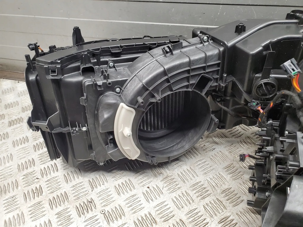 фото №10, Audi sq8 2021 4m1820001aq перед сторона правая отопители oem