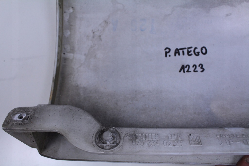 фото №6, Облицовка уголок кабины правый mercedes atego 1223