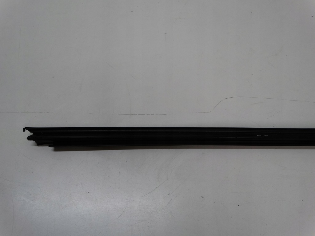 фото №4, Молдинг ущільнювач лівий перед renault laguna iii