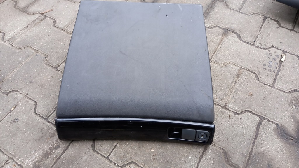 фото №1, Бардачок пасажира volvo v40 01r kombi