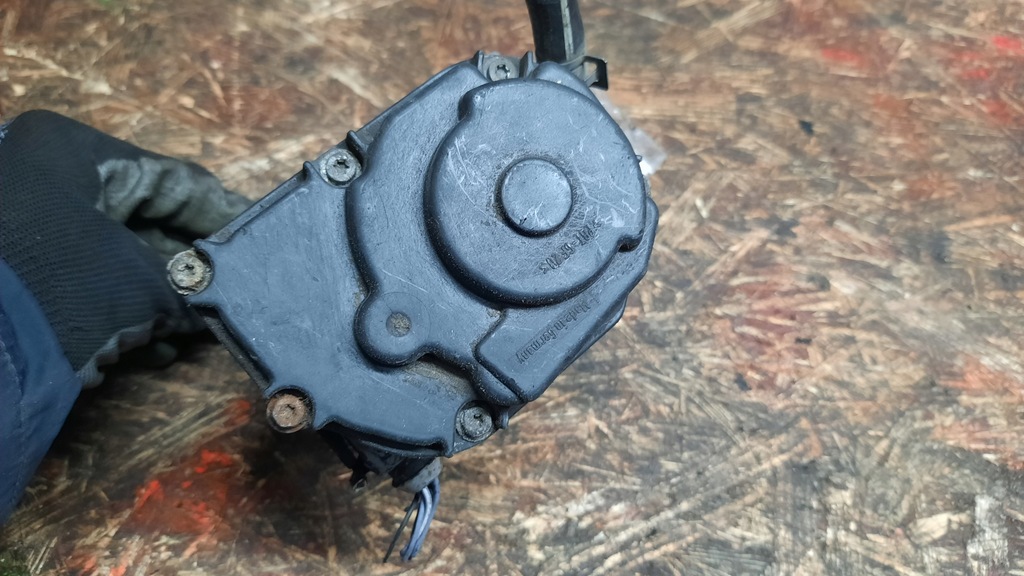 фото №4, Дросельна заслінка vw bora 2.0b 06a133064h