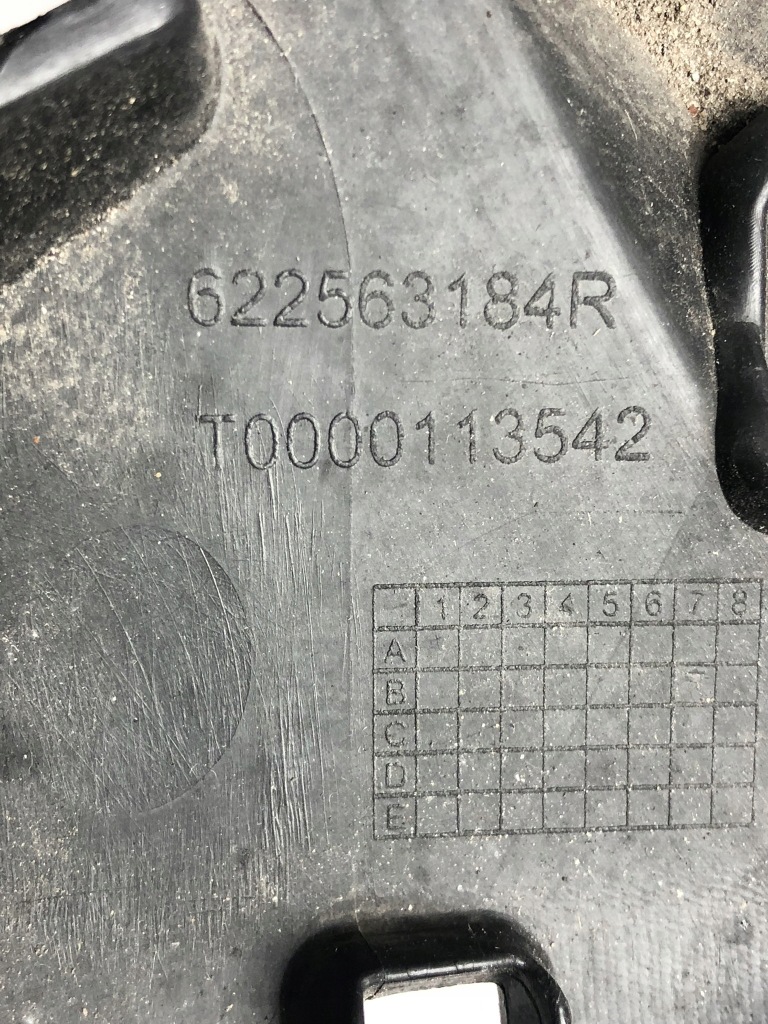 Renault clio iv решётка радиатора решётка радиатора бампера перед 2012- Оригинал