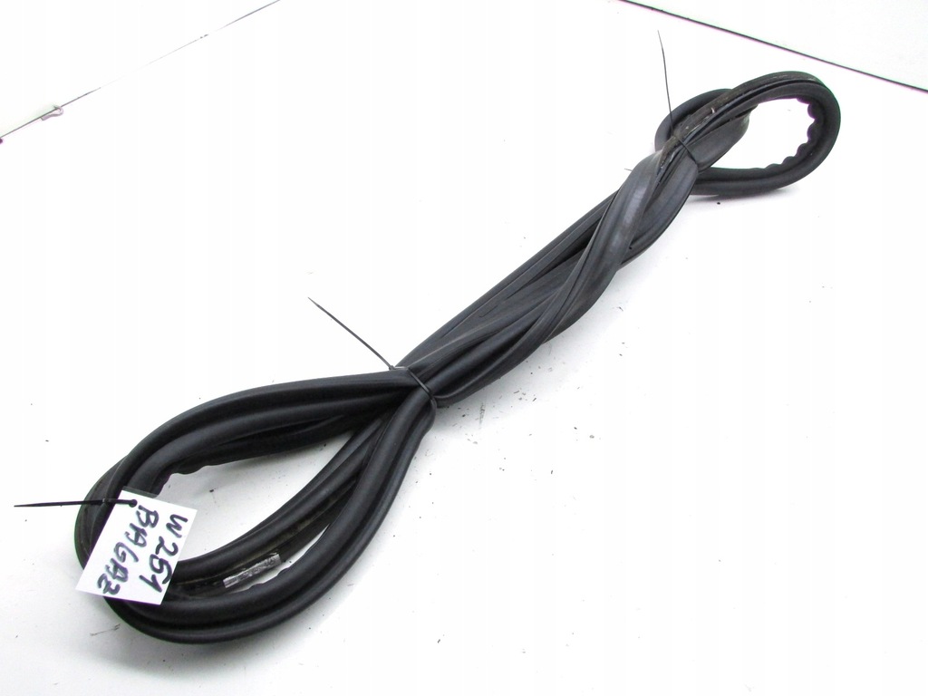 фото №5, Mercedes w251 прокладка ниша крышки багажника 06r