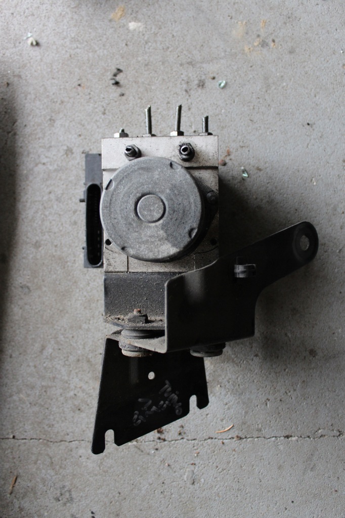 фото №1, Renault twingo ii 1.2 gt насос abs блок управления