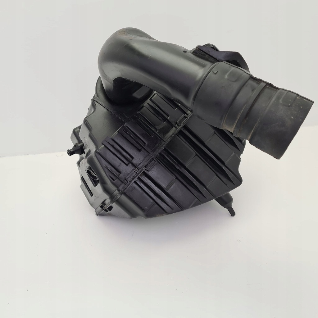 фото №1, Renault оригинальный номер 8200947663 корпус фильтра воздуха