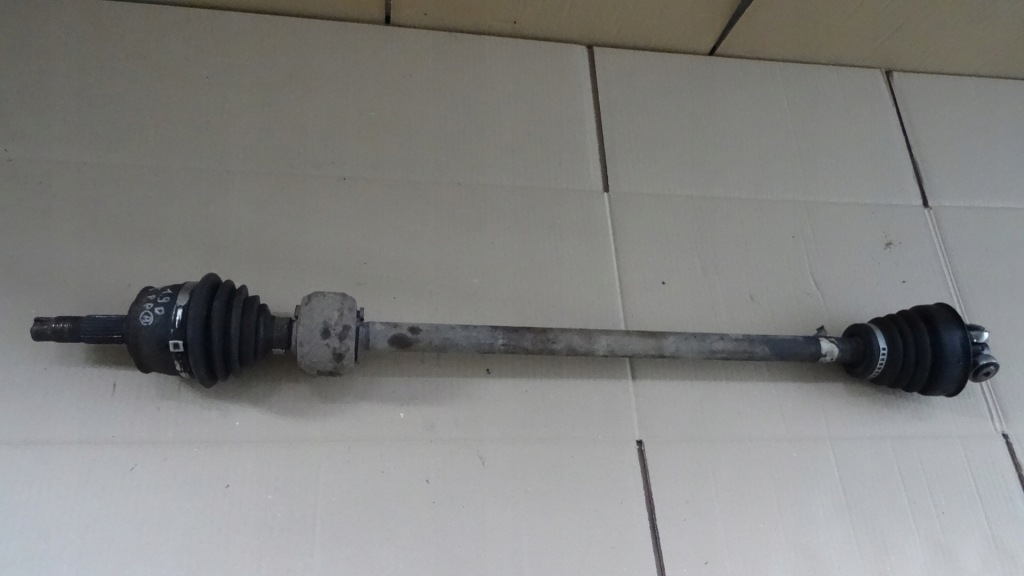 Punto 2 2 1.9d привідний вал правий перед Доставка