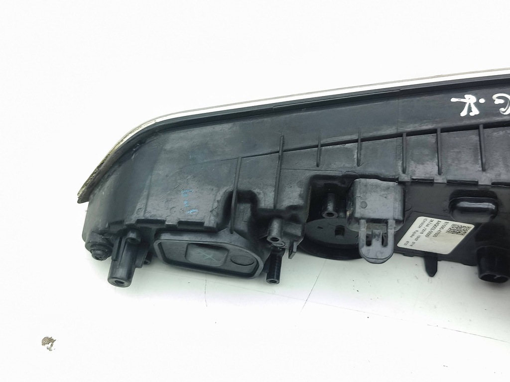 фото №7, Toyota prius xw50 2016 лампа бампера заднего 8159047020