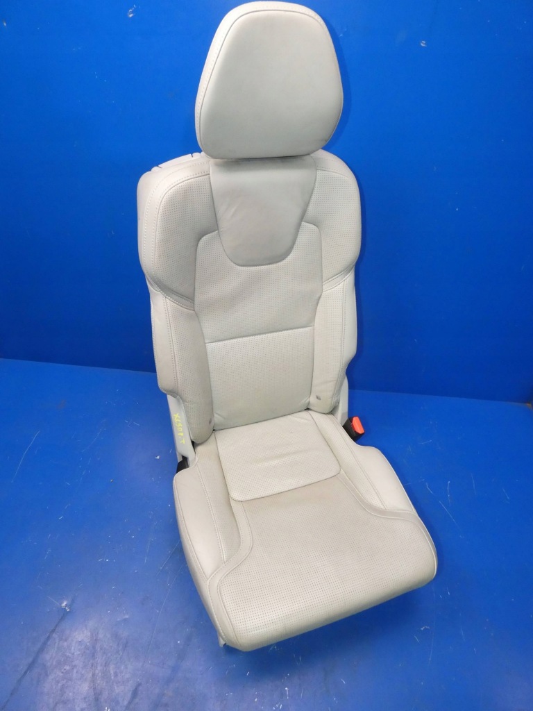 Купить Volvo xc90 ii сиденье правый задний  drugi ряд - состояние jak na foto