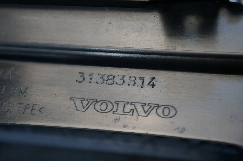 фото №5, Повітропровід впуск повітря жалюзі регулятор volvo v40 ii 31383814