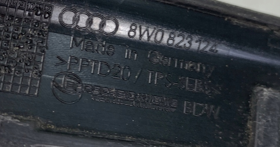 фото №15, Audi оригинальный номер nowa прокладка капот a4 rs4