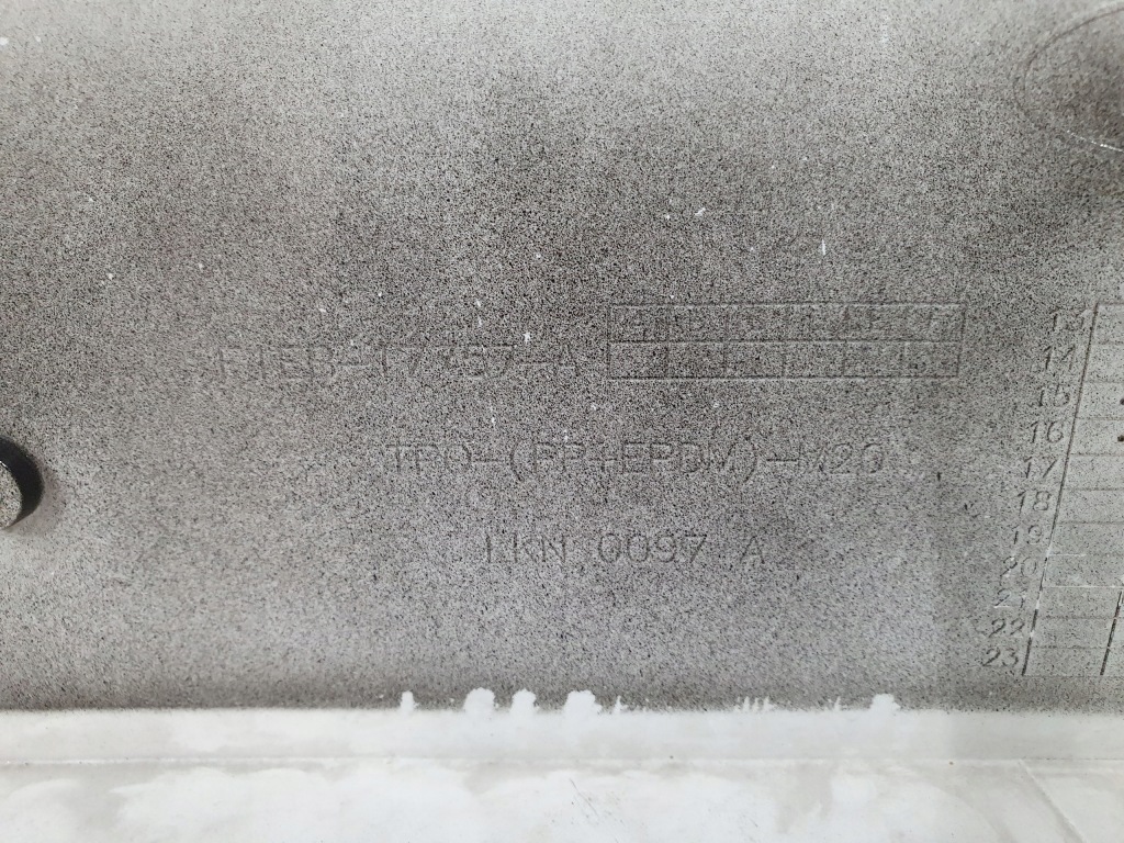 Ford focus mk3 рестайлинг  14-18 бампер перед передний Доставка