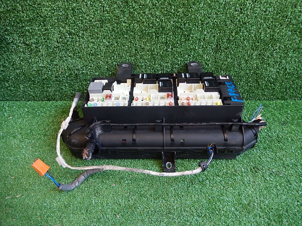 фото №1, Коробка запобіжників jaguar f-pace 2.0 d