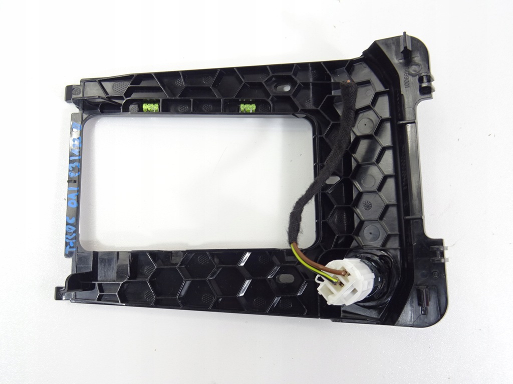 фото №6, Vw t-roc захист рамка роз'єм прикурювача колодка