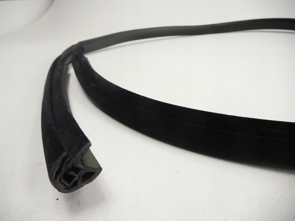 фото №5, Прокладка скло правий перед citroen c5 ii 9300 f7