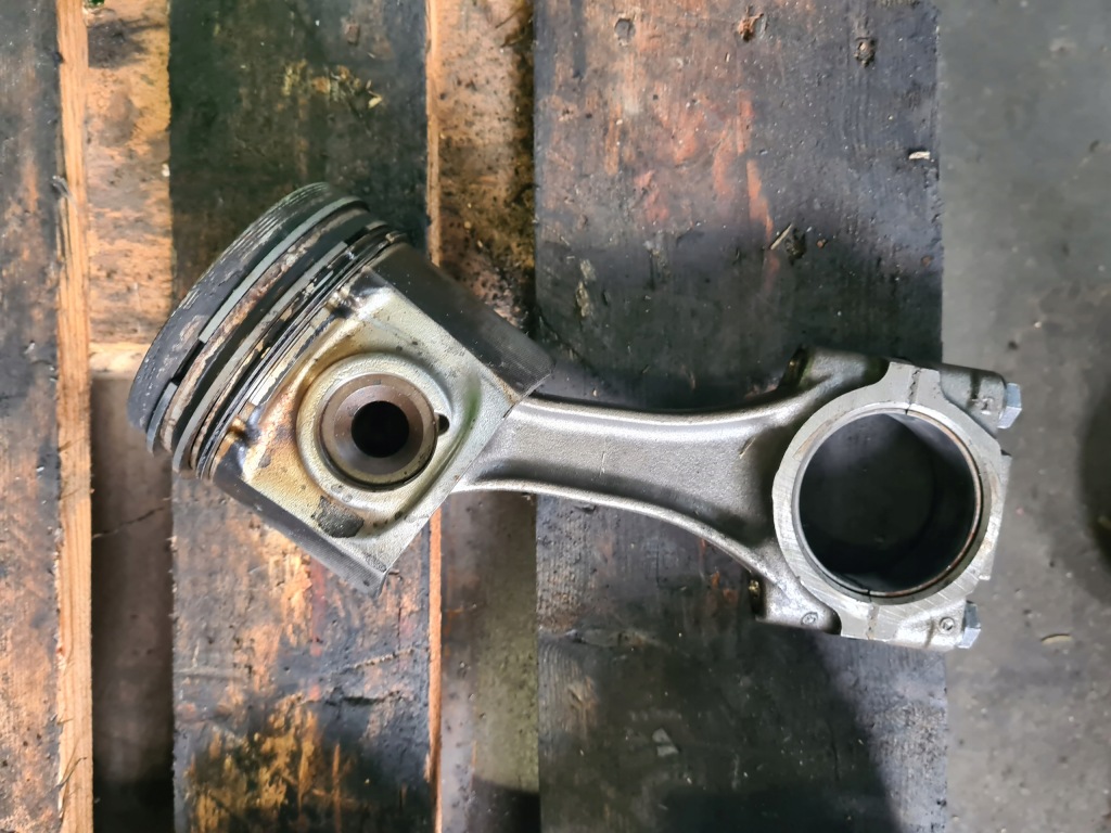 фото №1, Поршень шатун iveco ducato 2.8