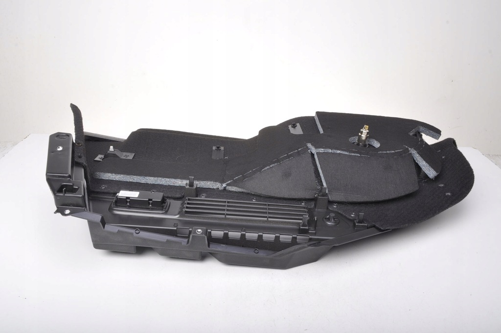 фото №9, Maserati levante sq4 обшивка багажника правый 19r