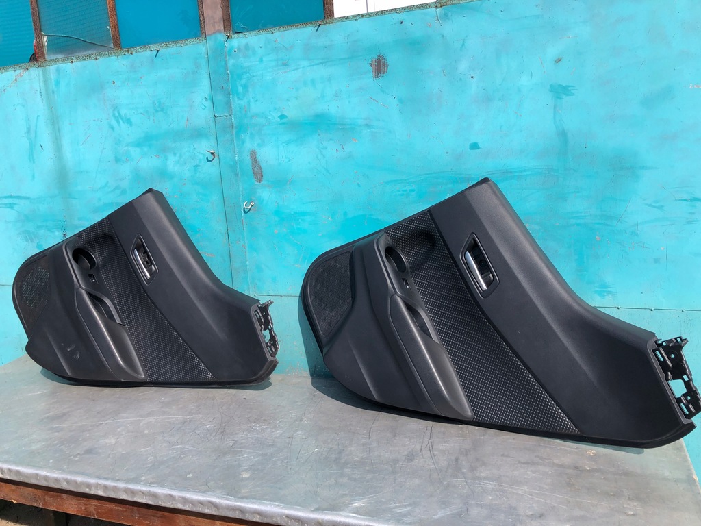 фото №1, Toyota chr обшивка оббивка двері правий задня чорний