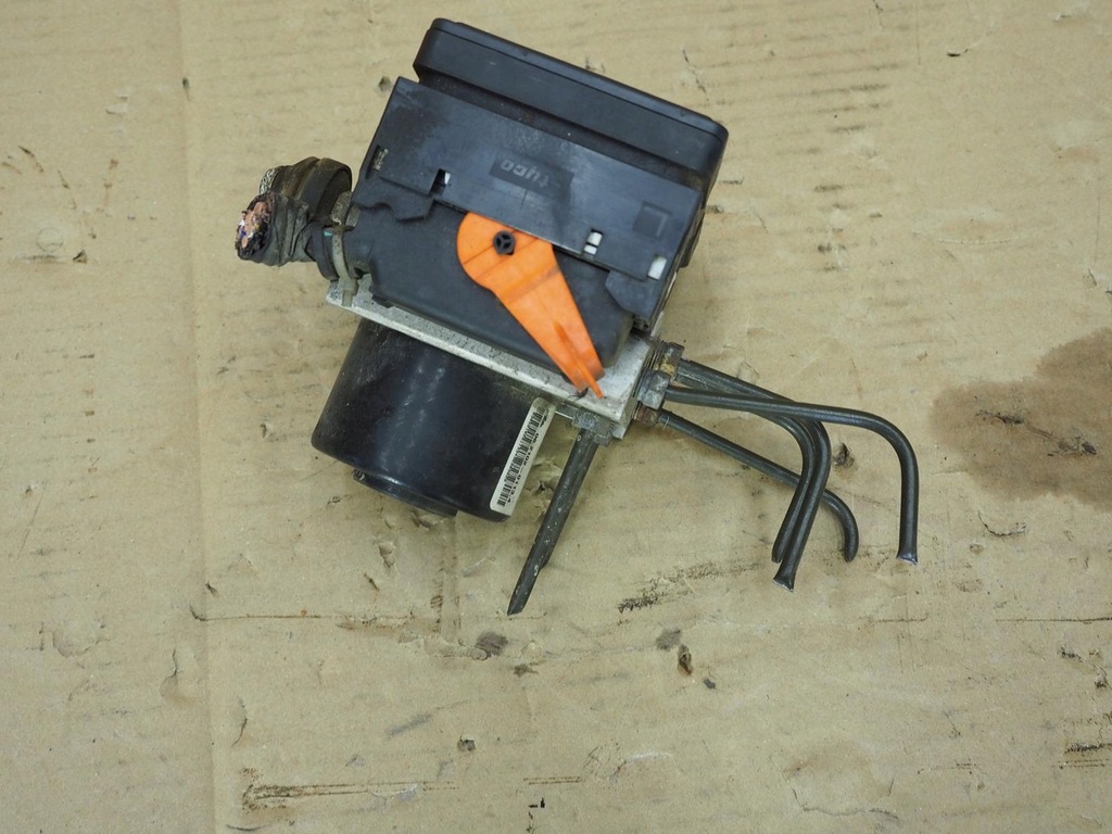 фото №13, Насос abs suzuki liana 1.6i 2004r 4x4 5wk84121