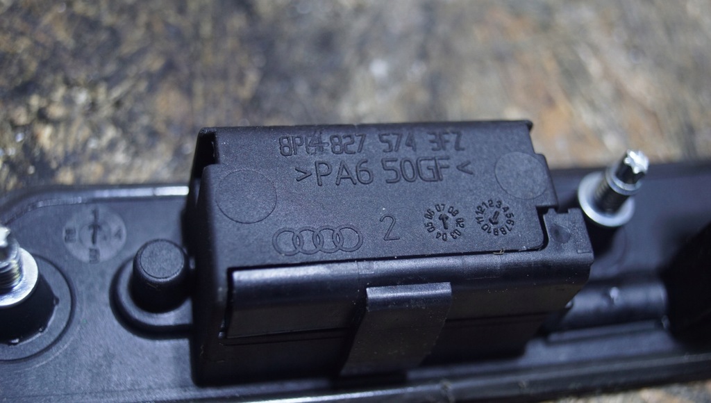 фото №7, Audi a3 8p накладка микровыключатель крышки задняя 8p4827574