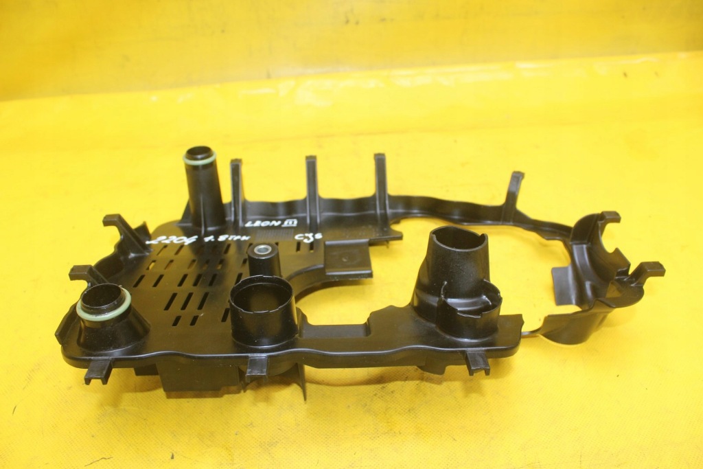 Вкладиш картера масляний seat leon 3 audi 1.8 tfsi cjs 06k103138e Зі Шроту