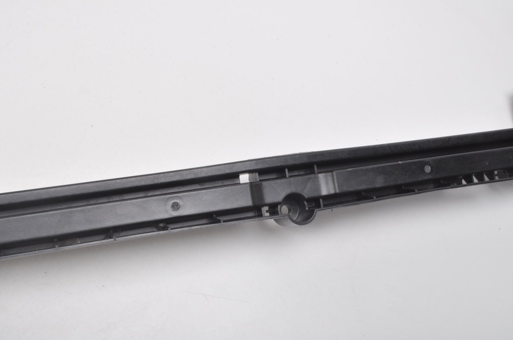 фото №7, Volvo xc60 i lift напрямна напрямна багажника 31271584 права