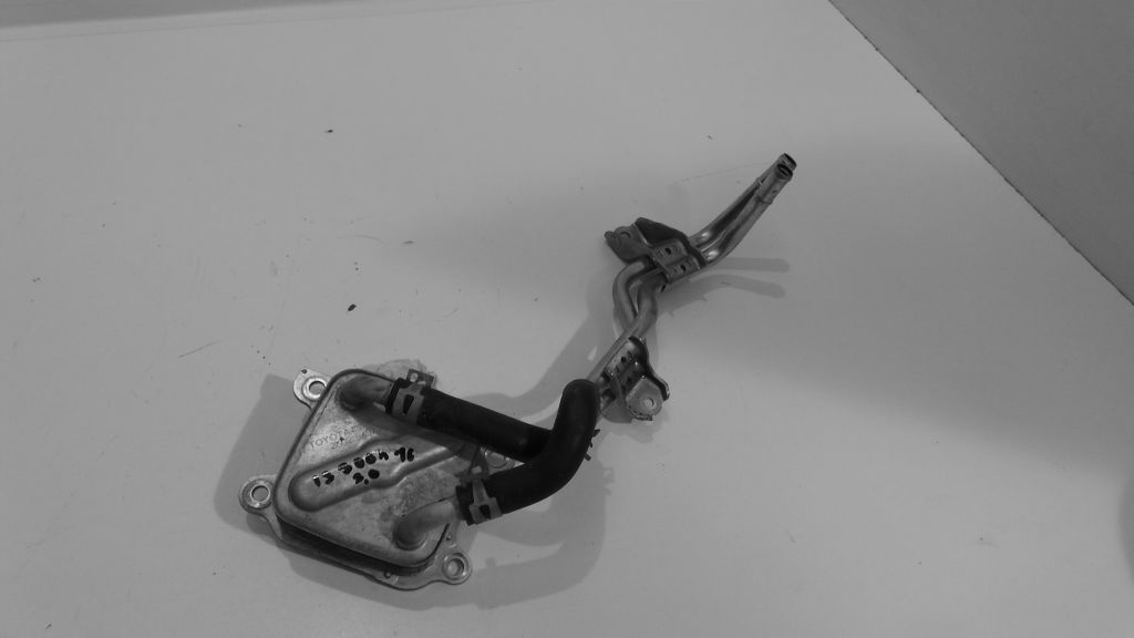 фото №1, Lexus is 300h 200t 2.5b 16r радиатор масла